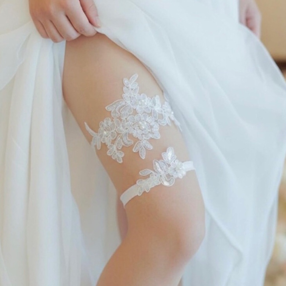 NIP! Bridal Garde! Gorgeous Handmade! Lace! Elegant!
